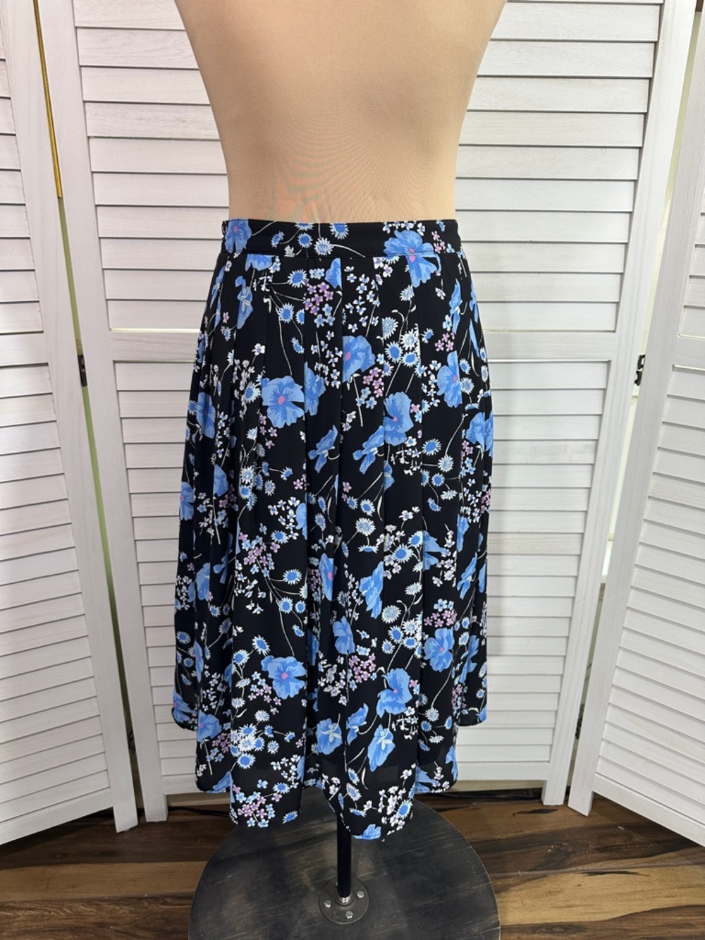 Talbots Pleated Wildflowers Midi Skirt Size 6 LW Like New - Picture 8 of 12